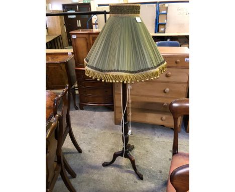  Sale Item:    STANDARD LAMP   Vat Status:   No Vat   Buyers Premium:  This lot is subject to a Buyers Premium of 15% + Vat @