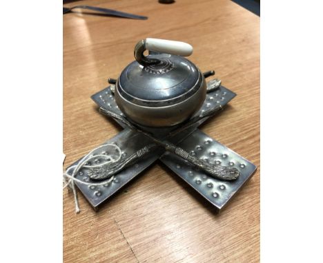  Sale Item:    ORNAMENTAL CURLING INK STAND(AF)   Vat Status:   No Vat   Buyers Premium:  This lot is subject to a Buyers Pre