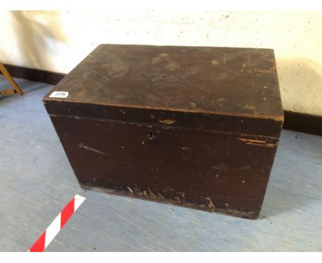  Sale Item:    TRUNK   Vat Status:   No Vat   Buyers Premium:  This lot is subject to a Buyers Premium of 15% + Vat @ 20%   A