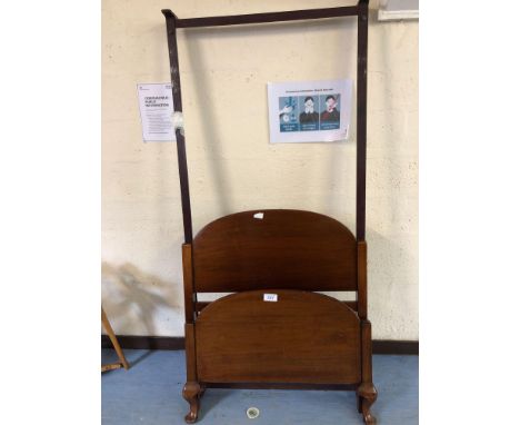  Sale Item:    SINGLE MAHOGANY BED FRAME   Vat Status:   No Vat   Buyers Premium:  This lot is subject to a Buyers Premium of