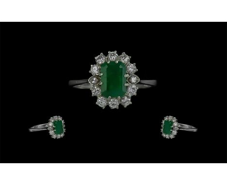 18ct Gold - Attractive Emerald and Diamond Set Cluster Ring, Flower head Setting. Full Hallmark to Shank. The Central Step-cu