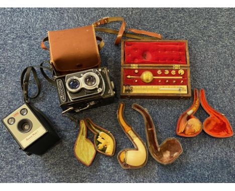 Quantity of Collectibles - comprising a Minolta Autocord Vintage Camera, Box Bownie Camera, boxed Hydrometer, and an antique 