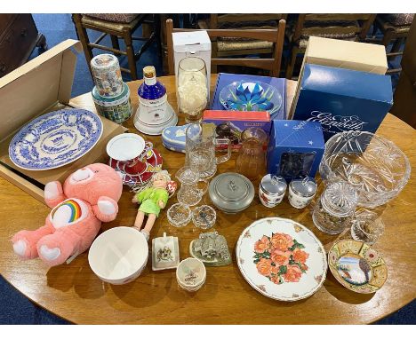 Collection of Mixed Collectables. Includes 1 x Royal Doulton in gift box, 1 x nachtmann leuchter candlestick galaxia in box, 