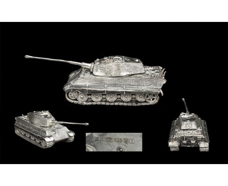 Mid 20th Century - Realistic Sterling Silver Model Tank with Rotating Turret. Excellent Detail. Hallmark London 2010. Maker C