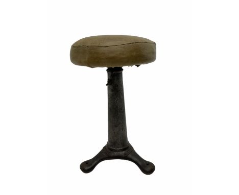 Vintage industrial Singer stoolDimensions: Height:&nbsp;49cm&nbsp;