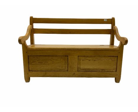 Solid light oak hall bench, hinged box seat with rail backDimensions: Height:&nbsp;82cm&nbsp; Length/Width:&nbsp;119cm&nbsp; 