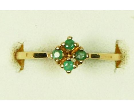 A 9ct gold and emerald cluster ring, N, 1.3gm 