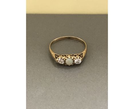 9CT YELLOW GOLD OPAL AND CUBIC ZIRCONIA RING