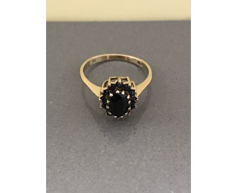 9CT SAPPHIRE CLUSTER RING