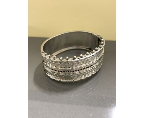 SILVER HALLMARKED BANGLE