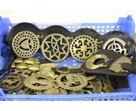 Tray of vintage Horse Brasses