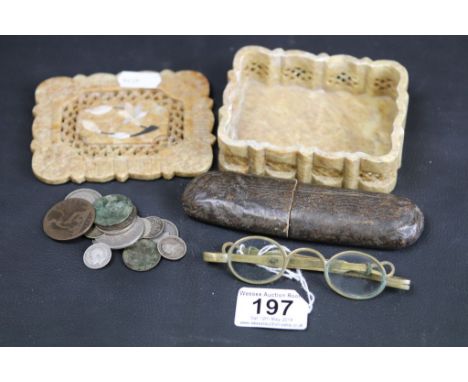 Carved and pierced hardstone trinket box and cover with pietra dura floral decoration, a small group of coins to include 1887