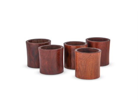 Y&nbspFive Chinese large brush pots of Huanghuali  and other woods, possibly early 20th century, 18cm to 19cm high (5) 二十世紀初（
