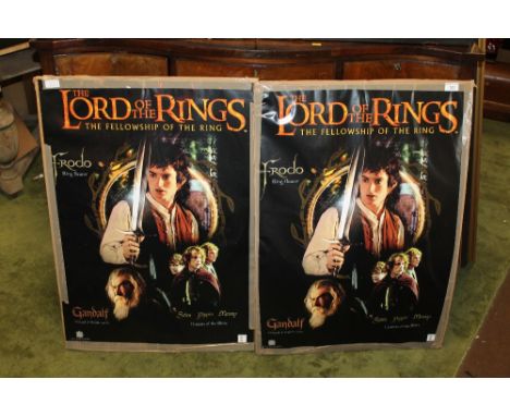 A LARGE QUANTITY OF LORD OF THE RINGS -THE FELLOWSHIP OF THE RING POSTERS (APPROXIMATELY 100)