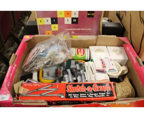 A TRAY OF ASSORTED COLLECTABLES AND VINTAGE GAMES TO INCLUDE TOP TRUMPS, ETC 