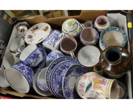 A TRAY OF ASSORTED CHINA AND CERAMICS TO INCLUDE POOLE, NORITAKE, ROYAL WORCESTER, ETC 