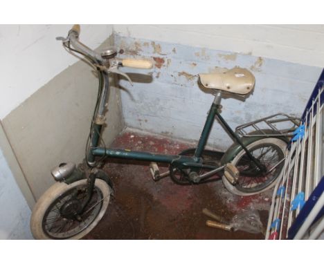 A VINTAGE SHOPPER STYLE BIKE