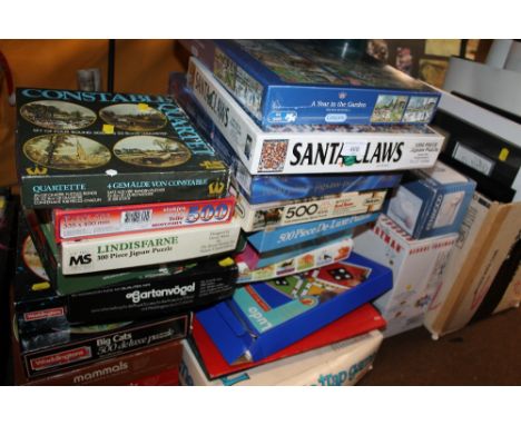 A SELECTION OF VINTAGE GAMES AND JIGSAWS TO INCLUDE MOUSETRAP, LUDO, ETC 