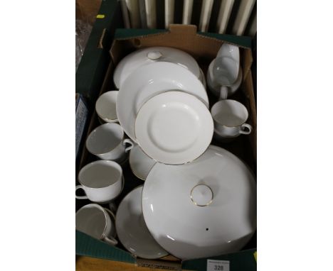 A TRAY OF ASSORTED TEA AND DINNERWARE TO INCLUDE ROYAL WORCESTER CHAMPAGNE, ETC 