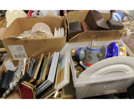 FOUR TRAYS OF ASSORTED SUNDRIES TO INCLUDE A SELECTION OF VINTAGE TINS, PICTURE FRAMES, ETC 