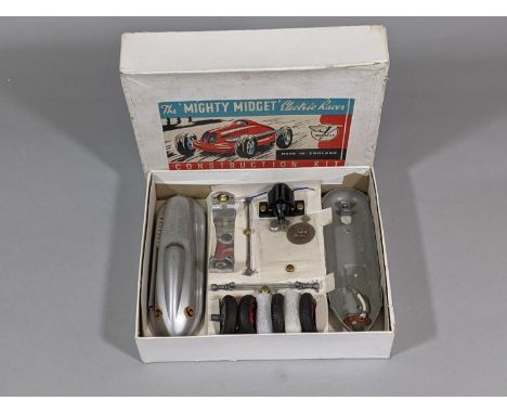 Victory Models scale 1/48 - The 'Mighty Midget' Electric Racer Construction Kit, C1950. Body of car is pressed metal with bak