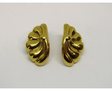 Pair of vintage 9ct earrings of stylised fan design, 8g 