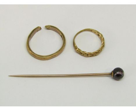 Yellow metal stick pin with spherical boulder opal terminal, together with a 9ct keeper ring and a further 9ct ring(af), 4.3g