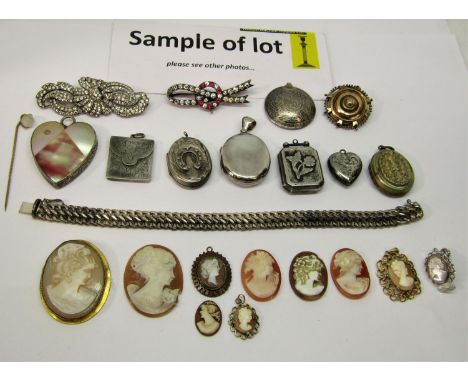 Interesting mixed lot of costume jewellery to include a silver fancy curb link bracelet, silver stamp case, silver lockets, p