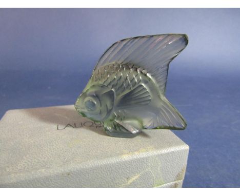 Lalique glass mascot in the form of a fish, signed Lalique France to plinth base, with original pouch and box, 5 cm high 