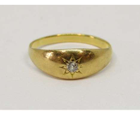18ct diamond gypsy ring with star-cut detail, size R/S, 3.4g 