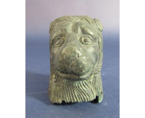 Patenated cast bronze staff mount in the form of a lion bust, 9 cm high 