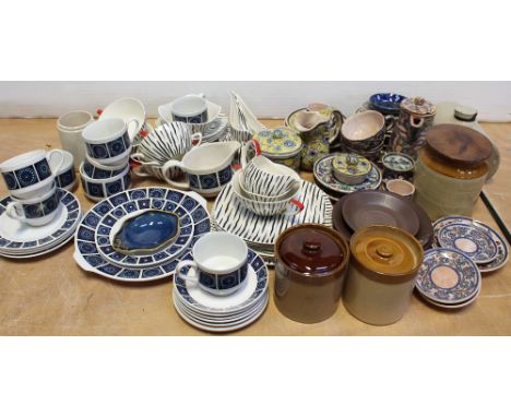 An assorted group of ceramics to include a quantity of Midwinter Stylecraft Zambesi fashion tableware, with zebra stripe desi