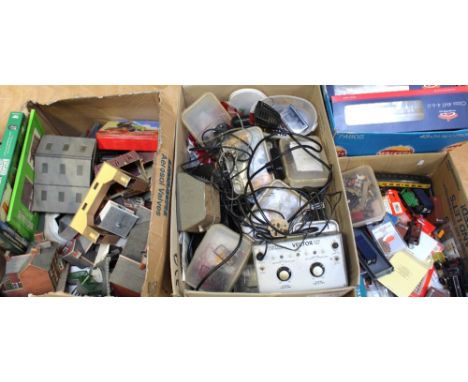 A varied group of model railway components and accessories to include kit built track architecture and further components, po