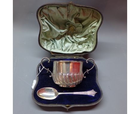 A Silver Victorian Mappin & Webb Porringer together with a silver spoon, London 1884 housed in a velvet and silk lined Mappin