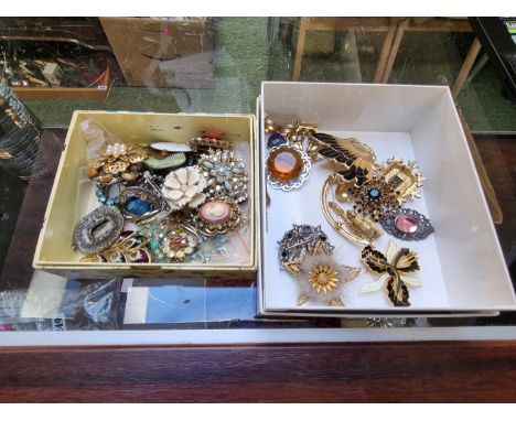 2 Boxes of assorted Vintage Brooches 