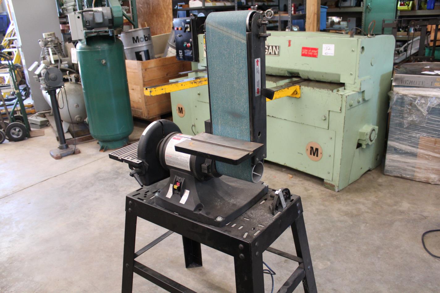 Dayton 6Y001A 6" x 9" Belt Disc Sander