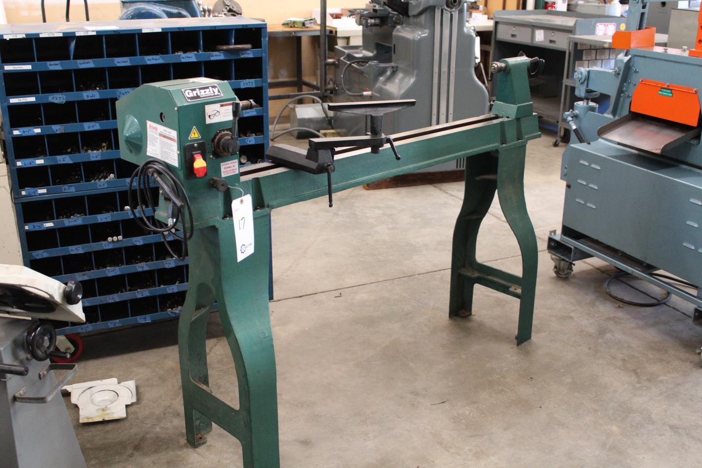 Grizzly G0584 Swivel Head Wood Lathe 14.5" swing, 43" between centers
