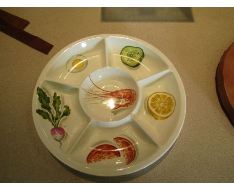 An F&amp;F Norway ceramic dish, 28cm diameter