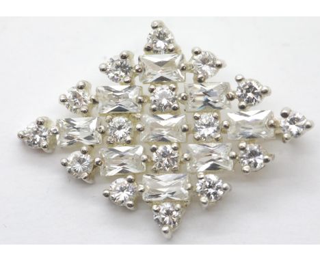 Solid silver stone set pendant, 32 x 23 mm. P&amp;P Group 1 (£14+VAT for the first lot and £1+VAT for subsequent lots) 