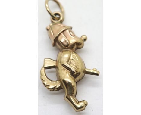 9ct gold 1970s hunting dog charm. P&amp;P Group 1 (£14+VAT for the first lot and £1+VAT for subsequent lots) 