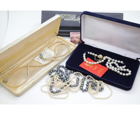 Mixed boxed pearls including Majorcan. P&amp;P Group 1 (£14+VAT for the first lot and £1+VAT for subsequent lots) 