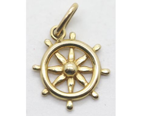Vintage 9ct gold ships wheel charm. P&amp;P Group 1 (£14+VAT for the first lot and £1+VAT for subsequent lots) 