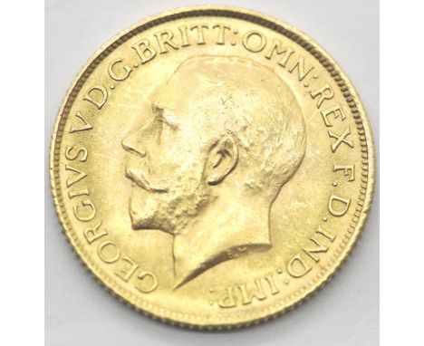 George V 1915 full sovereign. P&amp;P Group 1 (£14+VAT for the first lot and £1+VAT for subsequent lots) 