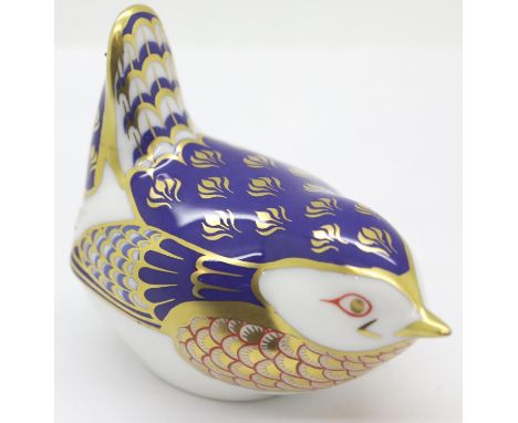 Royal Crown Derby wren paperweight with gold stopper. P&amp;P Group 1 (£14+VAT for the first lot and £1+VAT for subsequent lo