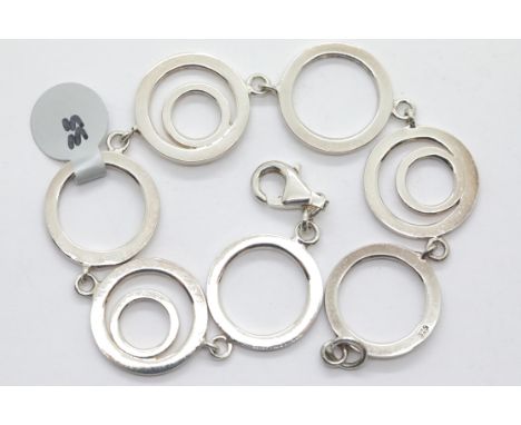 Contemporary silver modern design ladies bracelet. P&amp;P Group 1 (£14+VAT for the first lot and £1+VAT for subsequent lots)