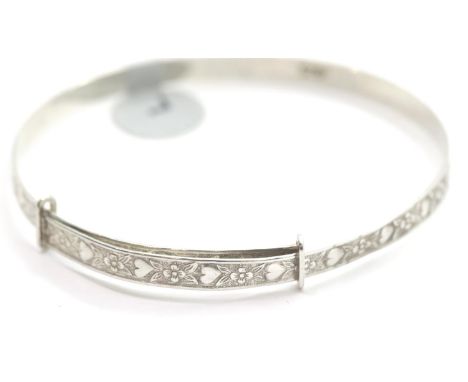 Ladies hearts and flowers silver antique bangle. P&amp;P Group 1 (£14+VAT for the first lot and £1+VAT for subsequent lots) 