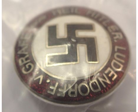 Reproduction Nazi Heil Hitler enamel badge.P&P Group 1 (£14+VAT for the first lot and £1+VAT for subsequent lots) 
