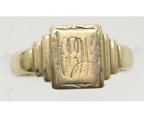 9ct yellow gold Chester assay signet ring, size L, 2.5g. P&amp;P Group 1 (£14+VAT for the first lot and £1+VAT for subsequent