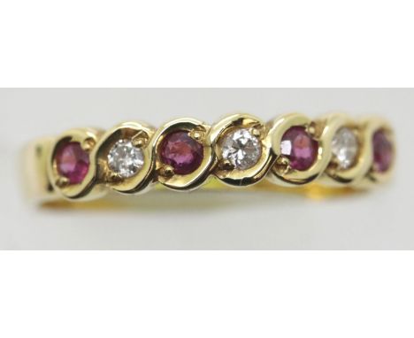 Ladies 18ct gold, ruby and diamond rubover set ring, size N, 3.0g. P&amp;P Group 1 (£14+VAT for the first lot and £1+VAT for 