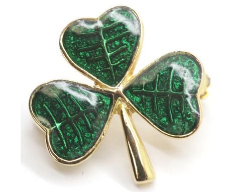 Green enamelled three leaf clover badge. P&amp;P Group 1 (£14+VAT for the first lot and £1+VAT for subsequent lots) 